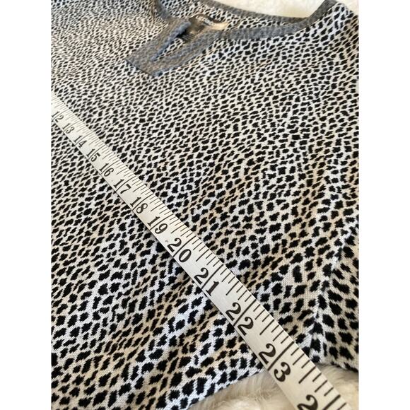 Liz Claiborne Sport Black White Animal Print V-Nitch Pullover Sweatshirt Sz L‎ - Picture 6 of 8
